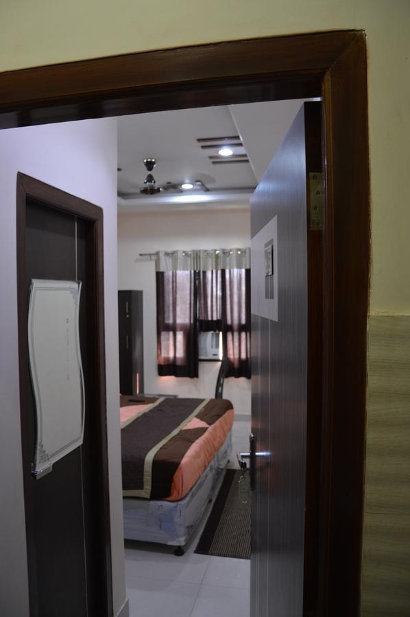Hotel Galaxy Inn Джайпур Екстериор снимка