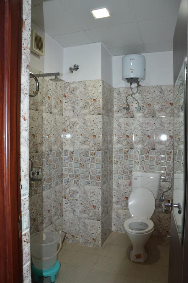 Hotel Galaxy Inn Джайпур Екстериор снимка