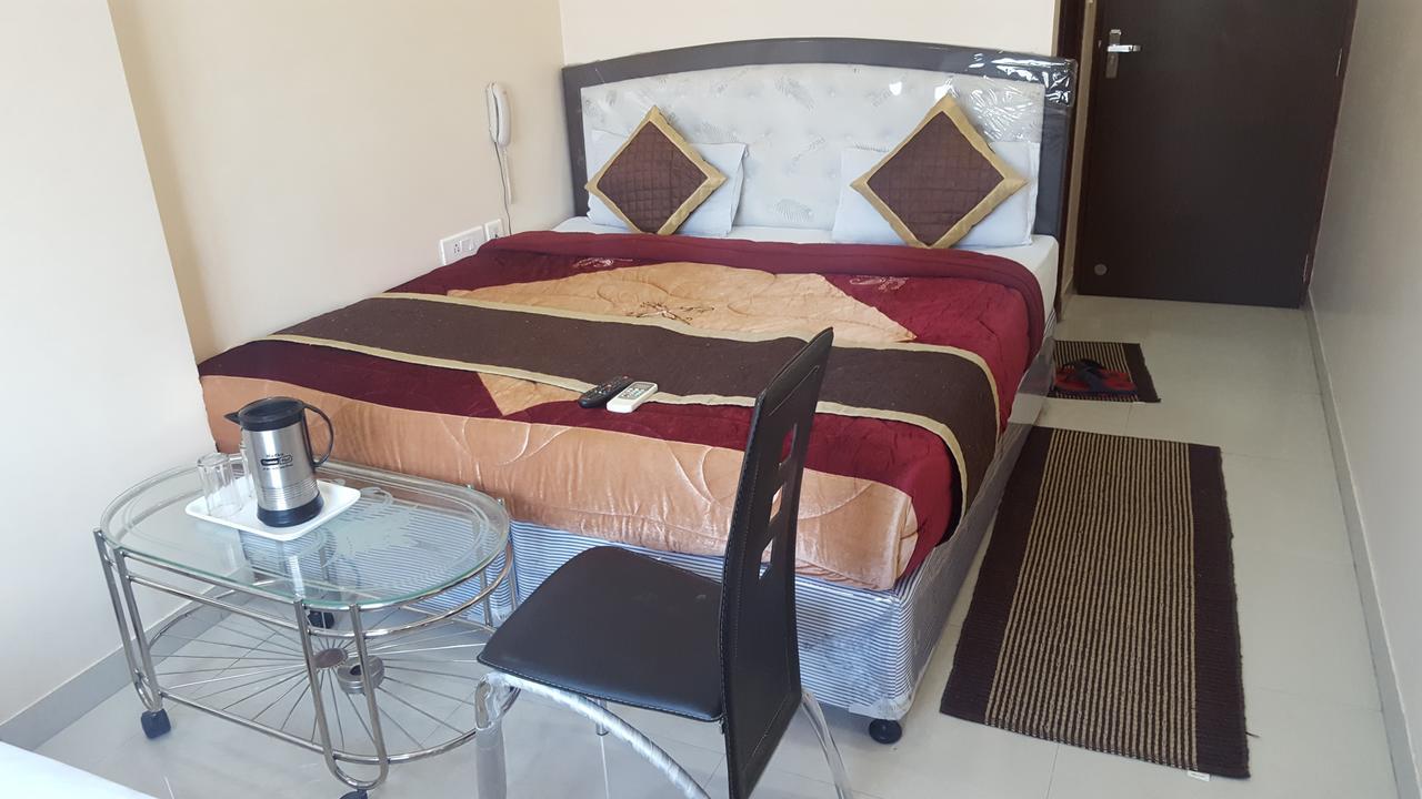 Hotel Galaxy Inn Джайпур Екстериор снимка